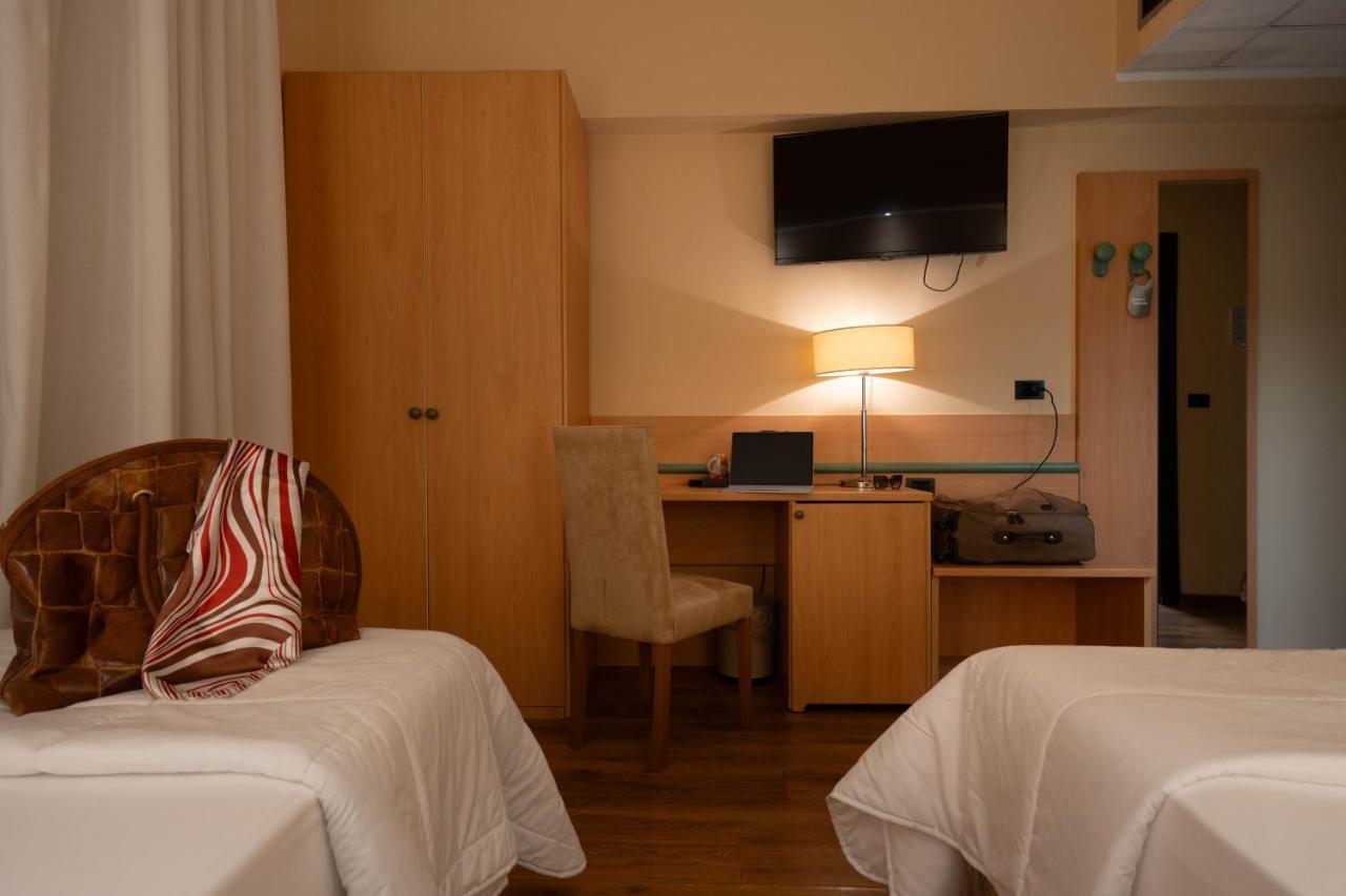 Hotel Iris Genova Kültér fotó