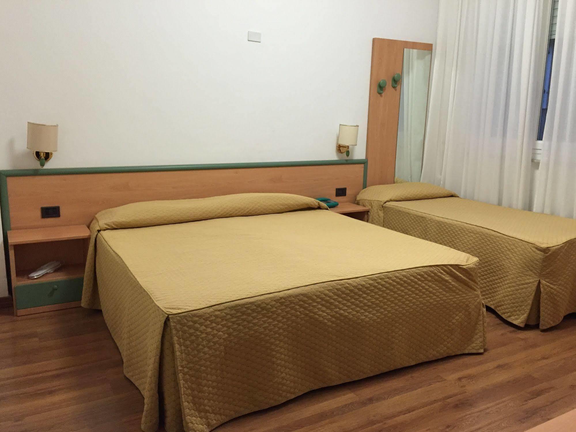 Hotel Iris Genova Kültér fotó